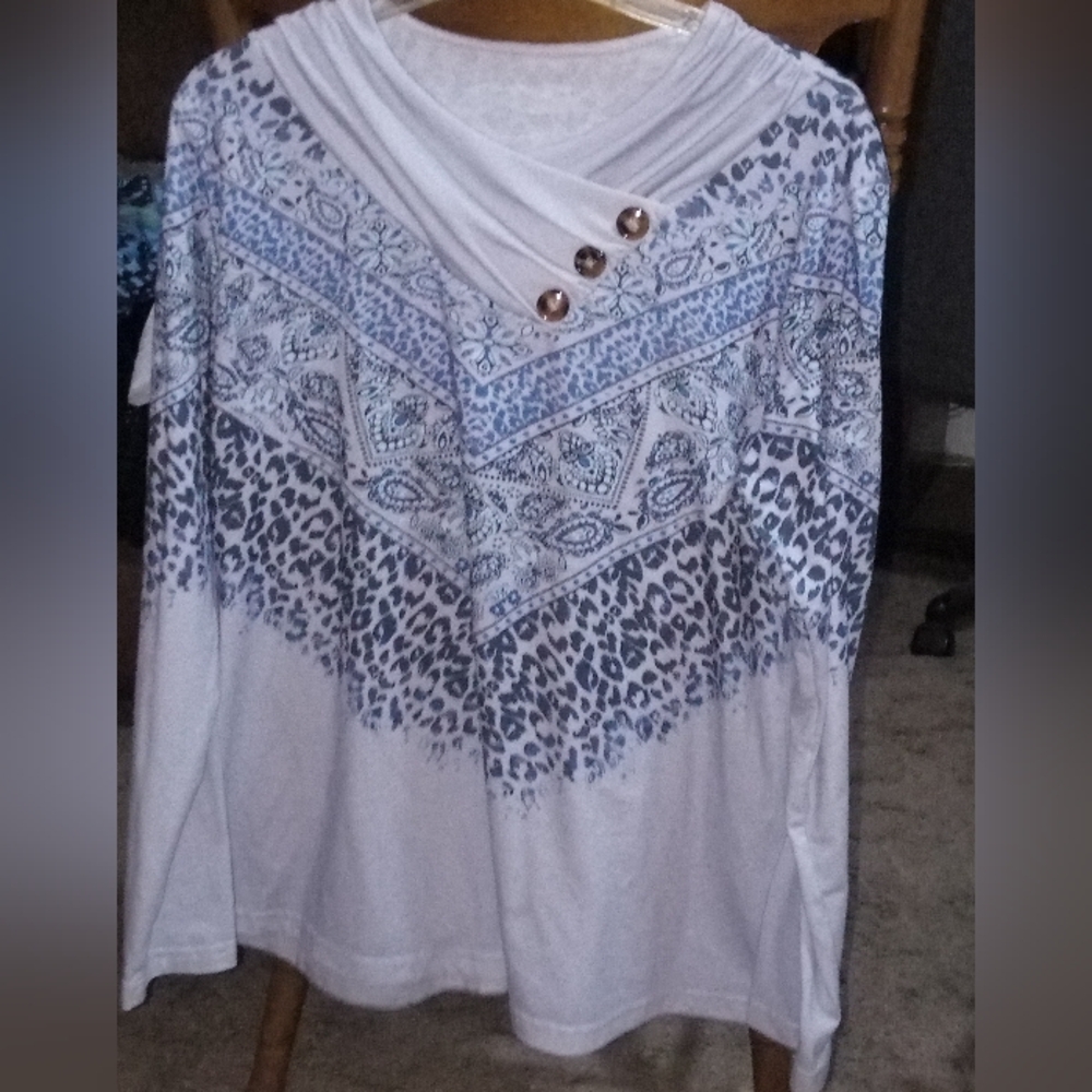 Elegant White and Blue Patterned Blouse